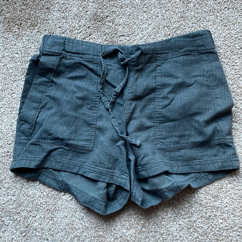 Prana Milango shorts XS in Aloe